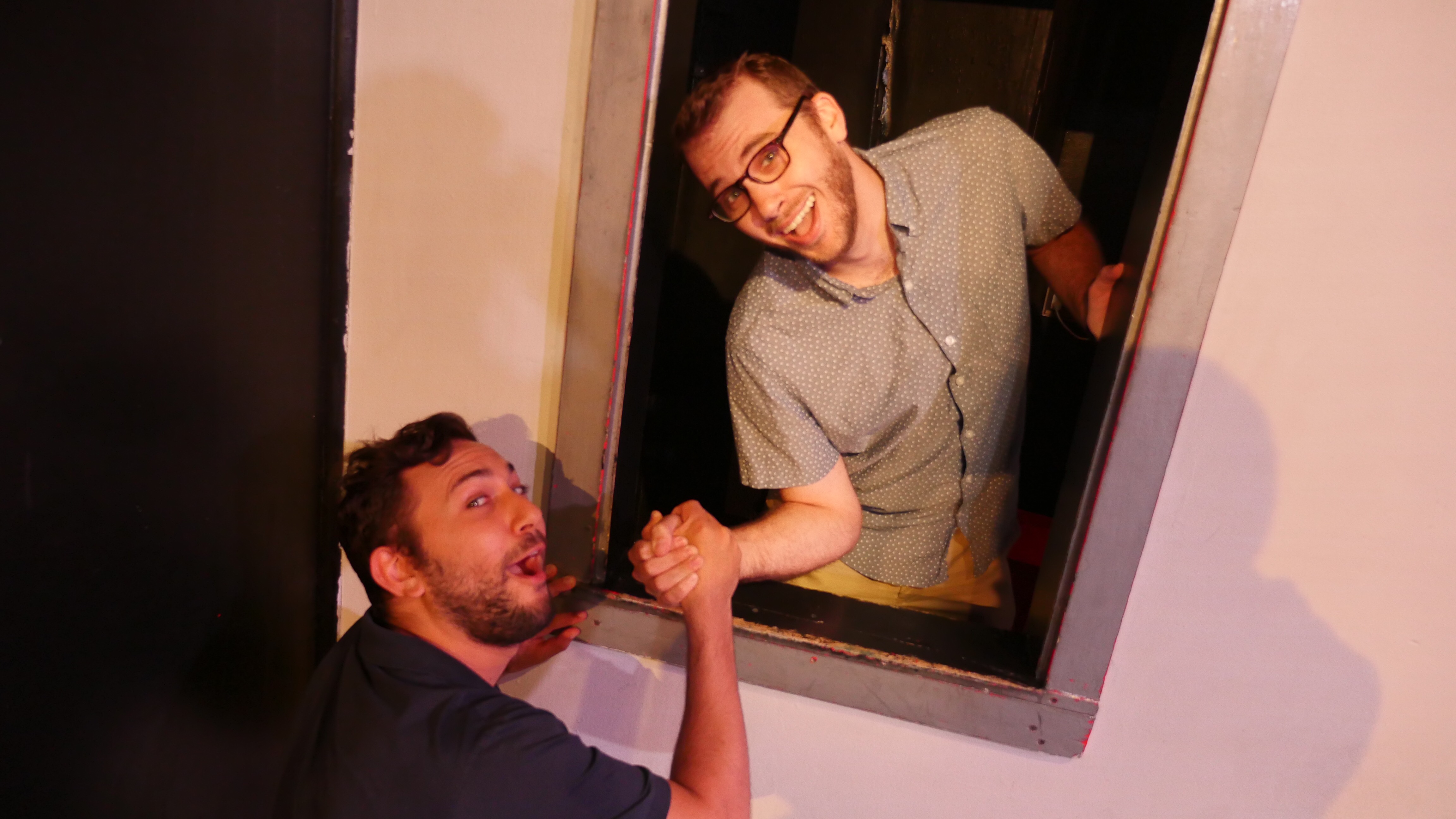 Ari Miller & Brian Berlin arm wrestle